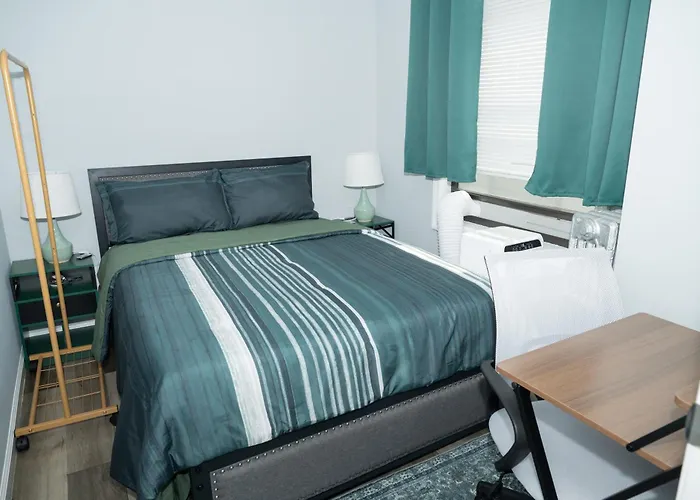 Emerald2 Room At Brighton Beach 2Min Walk To Ocean & Subway Chic Stay